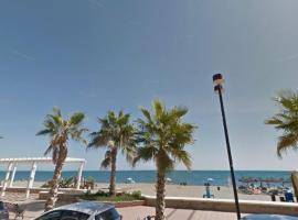 Precioso apartamento con aparcamiento a 10m playa, lägenhet i Fuengirola