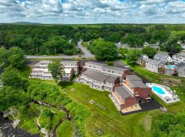 Ogunquit River Inn & Suites, готель у місті Оганквіт