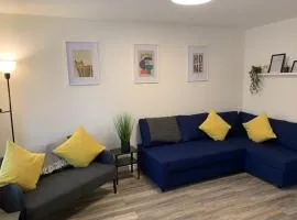 Spacious and central 4-bedroom house with parking