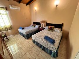 Shirvan Holiday Apartments One Bedroom, hotel em Canaan