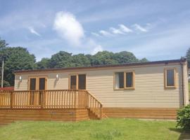 Llwyngwair Manor Holiday Park, hotel with parking in Nevern