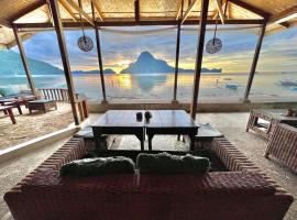 Golden Monkey Beach Hotel, hotel in El Nido
