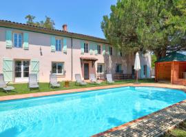 Gîte la grappe Occitane - 14 personnes - piscine privée, hôtel pas cher à Ambres