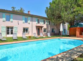 Gîte la grappe Occitane - 14 personnes - piscine privée, hotel bajet di Ambres