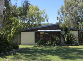 13 Sextant Drive, pet-friendly hotel in Nelly Bay