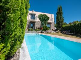 Villa Anassa, hotel con estacionamiento en Kavrokhórion