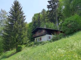 Holiday Home Chalet Ninette by Interhome, family hotel in Eischoll