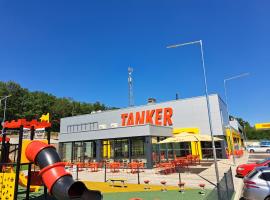 TANKER Apartments & Bistro Čaradice, penzion v destinaci Čaradice