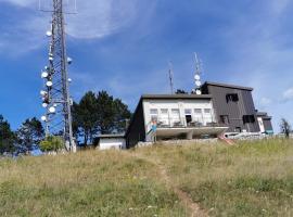 Tumova koča na Slavniku, hostel di Podgorje