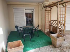 Plénitude terrasse, hotel in Le Mans