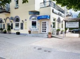 荷斯坦霍夫餐廳公寓