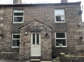 Rose Cottage. Family home on the river