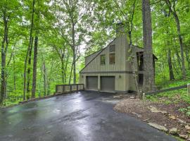 Carriage House Near Blue Ridge Parkway and Downtown, hytte i Asheville