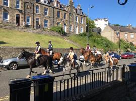 Renovated apartment, Galashiels A7, hotel em Galashiels