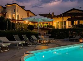La Rosa Gialla Bio Apartments & rooms, hotel in Barolo