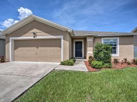Bright Cypress Gardens Home Near Legoland!, hotel v destinaci Cypress Gardens