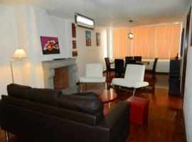 ItsaHome Apartments - Torre Santos, מלון בקיטו