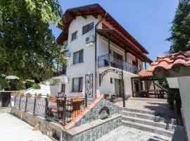 Къща за гости Перуника