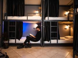 Bedway Athens Hostel, camera con cucina ad Atene