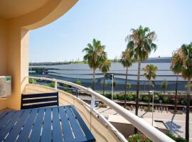 Apartment T2 air-conditioned sea view, пляжный отель в Сен-Лоран-дю-Вар