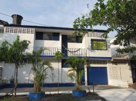 Casa en Honda La Casa de Flor en el barrio Guali, tradicionalna kućica u gradu 'Honda'