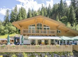 Pretty Holiday Home in Hollersbach im Pinzgau with Garden – willa w mieście Hollersbach im Pinzgau