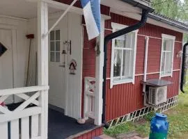 Ilmastoitu kesämökki Askolassa lähellä Porvoota