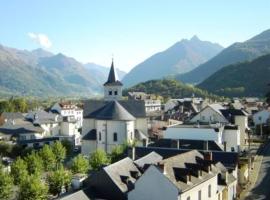 Luxury Guest House in the Centre of Argeles Gazost, hotel en Argelès-Gazost