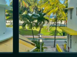Beachfront Apt in Carlyle Hotel on Ocean Drive, hišnim ljubljenčkom prijazen hotel v Miami Beach