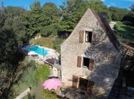 Lovely P rigord holiday home in private forest、Villefranche-du-Périgordの別荘