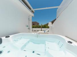 The Terraces Luxury Penthouses, 3D, spa hotel in Santa Cruz de Tenerife