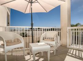 Luminosa vivienda vacacional con vista a la piscina