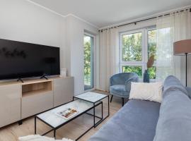 Cztery Pory Roku Apartment by Renters, rental liburan di Kolobrzeg