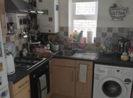Captivating 1-Bed Apartment in Bournemouth, pet-friendly hotel in Bournemouth