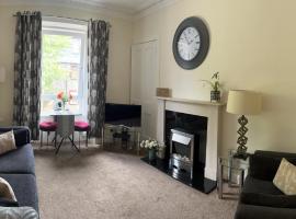 Cherrybank apartment, hotel near Craigie Hill Golf Club, Perth