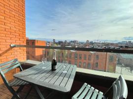 Penthouse Apartment w/ Parking, hotel near Sheffield Ski Village, Sheffield