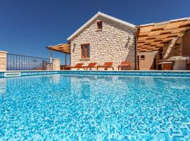 Seafront Stone Villa, hotel with jacuzzis in Blato