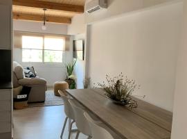 Flat in Girona City Centre - 5 mins from Old Town and Train Station, готель у Жироні