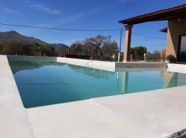 Casa en Vaqueros, hotel pre rodiny v destinácii Vaqueros