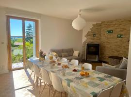 Villa La Baronnie - Sublime Villa pour 11 Personnes - Aux Portes de Brive, hotel bajet di Ussac