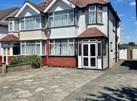 3 bedroom house in Sutton