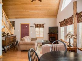 Twin Owls Lodge, Great for families Master bedroom, Loft, full kitchen, Dogs OK, holiday rental in Estes Park