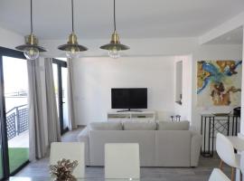 SUNHILL LUXURIOUS house, hotel in Arguineguín