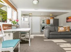 Whitby Studio - Mairangi Bay Beach