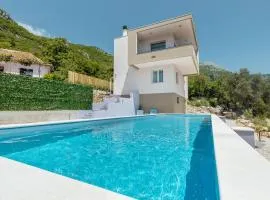 Cozy Home In Herceg Novi With Wifi