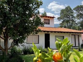 Casa Lunah Avandaro, hotel v destinaci Valle de Bravo