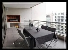 Depto 3 amb zona Guemes con cochera, balcón a la calle con parrilla a gas