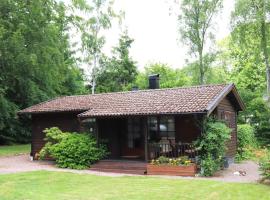 Holiday home HJÄRNARP II，耶納普的飯店