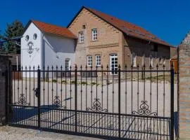 Magtár Villa