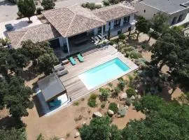 VILLA ISULA by Intendance Excellency